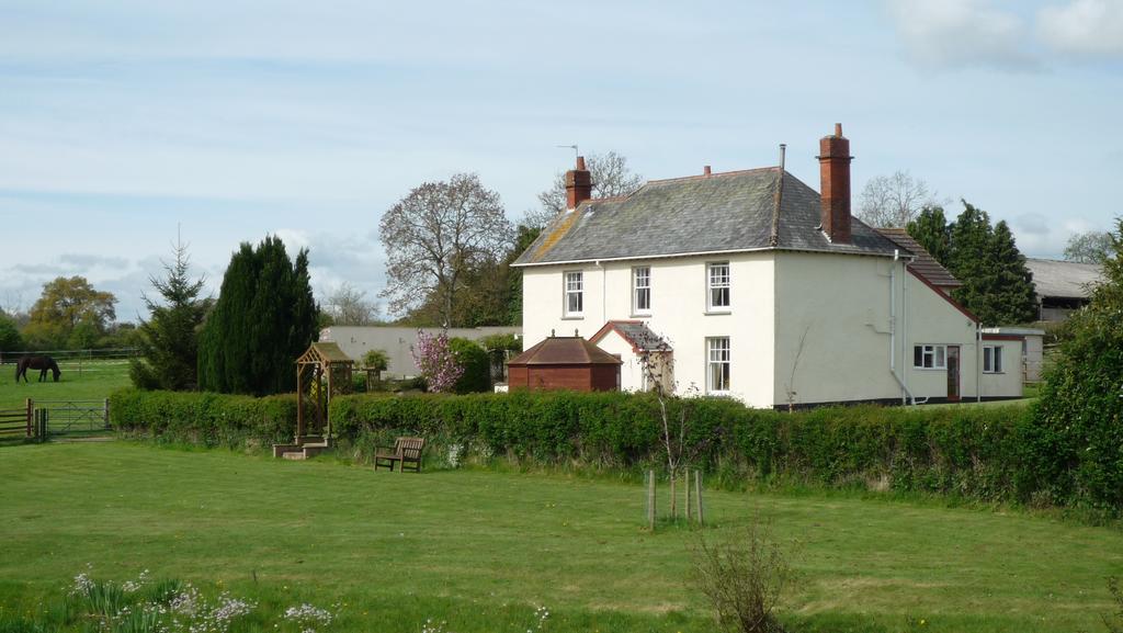Weir Mill Farm Bed & Breakfast Cullompton Exterior photo